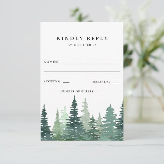 Rustige Waterverf Pine Forest Winter Wedding RSVP Kaartje (Staand voorkant)