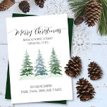 Rustige Waterverf Pine Trees Merry Kerstmis Feestdagenkaart<br><div class="desc">Deze eenvoudige rustige vakantiekaart is voorzien van drie waterverf dennenbomen met elegante scriptletters die lezen: Vrolijk kerstfeest! Er is ruimte voor een korte nota of een bericht en uw namen/handtekening. De achterkant is een gemarmerde bosgroene kleur. Perfect minimalistische manier om de groeten van het seizoen te verzenden.</div>