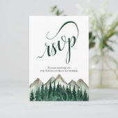 Rustige Waterverf Pine Trees & Mountains Wedding RSVP Kaartje (Staand voorkant)