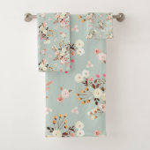 Rustige Waterverf Vloer Bouquet Patroon in Sage Bad Handdoek (Insitu)