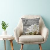Rustige White Flowers Monogram Pillow Kussen (Stoel)