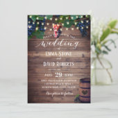 Rustige wijngaarddruiven vallen op het huwelijk kaart (Staand voorkant)