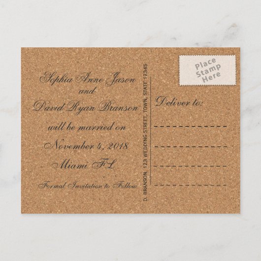 Rustige Wijnkurk Wedding Monogram BEWAREN DE DATUM Aankondigingskaart (Achterkant)