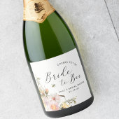 Rustige Wildbloembride voor Vrijgezellenfeest bij  Sparkling Wijnetiket