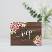 Rustige wilde bloemen op Barn Wood Wedding RSVP Briefkaart (Staand voorkant)