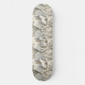 Rustige winterse bosscène met witte wolven persoonlijk skateboard (Voorkant)