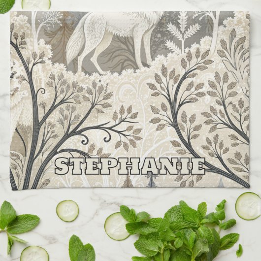 Rustige winterse bosscène met witte wolven theedoek (Gevouwen)