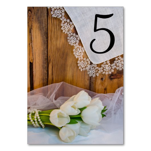 Rustige witte Tulps Barn Wedding Table Numbers Kaart (Achterkant)