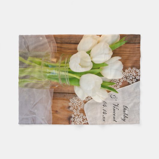 Rustige witte Tulps Land Barn Weddenschap Fleece Deken (Voorkant (Horizontaal))