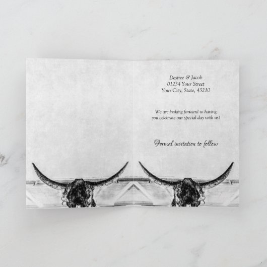 Rustige witte zwarte Westerne Koe schedel sparen d Aankondiging (Binnen)