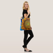 Rustige zonnebloem op blauw tote bag (Op model)