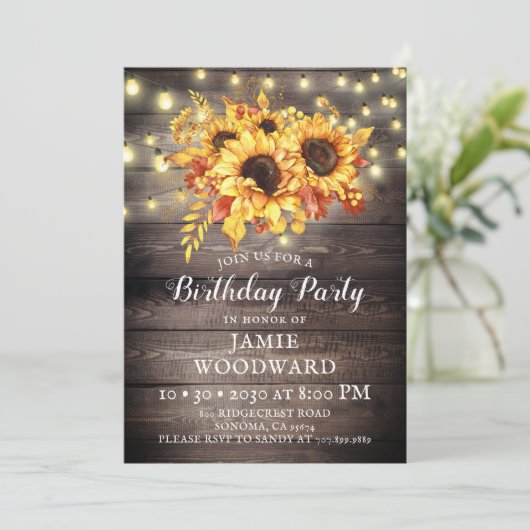 Rustige zonnebloemen Barn Wood Birthday Party Invi Kaart (Staand voorkant)