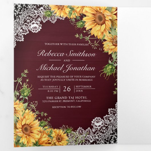 Rustige zonnebloemen Burgundy Wood QR Code Weddens Drieluik Uitnodiging (Binnenzijde eerst)