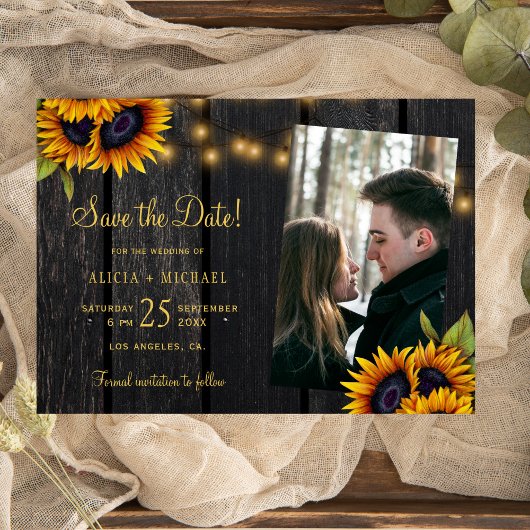 Rustige zonnebloemen lichten houten fotobruiloft a save the date