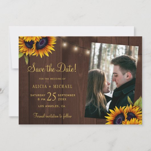 Rustige zonnebloemen lichten houten fotobruiloft a save the date (Voorkant)