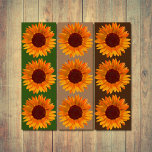 Rustige zonnebloemen Pop Kunst en Tricolor Achterg<br><div class="desc">gele oranje en bruine rustige zonnebloemen met drie verschillende kleuren. Eén paneel is diep groen,  één is bruin en één is donkerbruin.</div>
