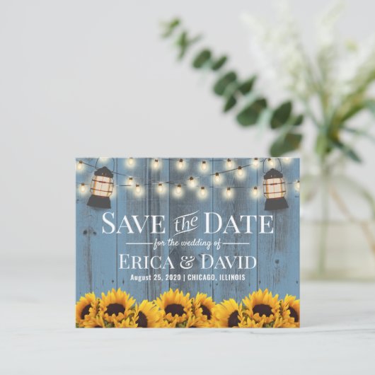 Rustige zonnebloemlantern Dusty Blue Save the Date Aankondigingskaart (Staand voorkant)
