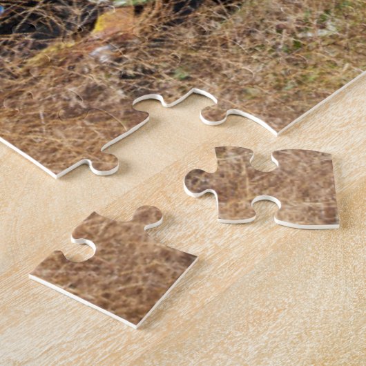 Rusting auto voor verlaten boerderij legpuzzel (Zijkant)