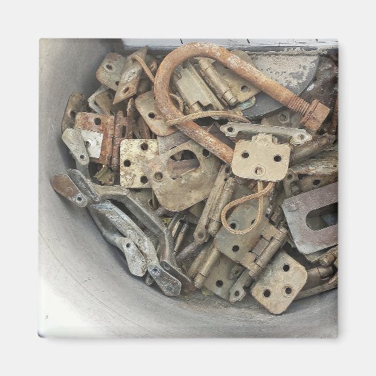 Rusting Away Magneet (Voorkant)