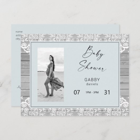 Rustisch Baby shower met hout en blauwe kant Uitnodiging Briefkaart (Voorkant / Achterkant)