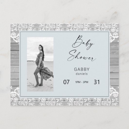 Rustisch Baby shower met hout en blauwe kant Uitnodiging Briefkaart (Voorkant)