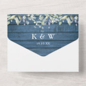 Rustisch blauw hout en Lila monogram huwelijk All In One Uitnodiging (Achterkant)