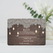 Rustisch hout en  kant & licht elegant RSVP kaartje (Staand voorkant)
