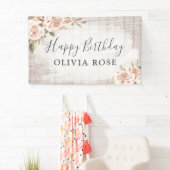Rustisch hout en Shabby Chic Rozen Floral Birthday Spandoek (Insitu)