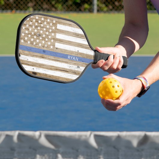 Rustisch hout Thin Blue Line Patriotic USA Flag Pickleball Paddle (Insitu)