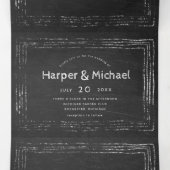 Rustisch krijtbordscript in één bruiloft drieluik uitnodiging (Binnenkant midden)