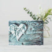 Rustisch land Aqua Wood Love Heart Wedding Invite Kaart (Staand voorkant)
