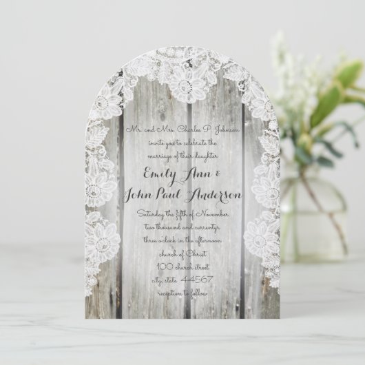 Rustisch land Faux Lace Barn Wood Wedding Kaart (Staand voorkant)