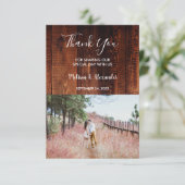 Rustisch land, hout in schuur Dank je foto bruilof Kaart (Staand voorkant)