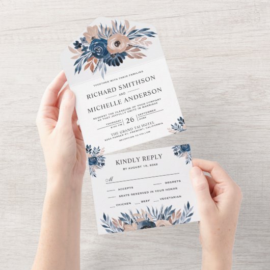 Rustisch landmarinesblauw en beige Floral Wedding All In One Uitnodiging (Afscheurbaar)