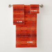 Rustisch Oranje Aztec Stripes Monogram patroon Bad Handdoek (Insitu)