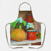 Rustisch stilleven met pompoen en een rode Mok Schort (Voorkant)