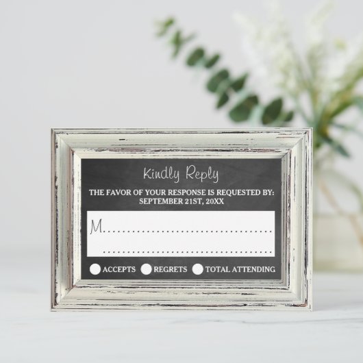 Rustisch wit Lijst en Chalkboard Wedding Collectie RSVP Kaartje (Staand voorkant)