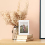 Rustische favoriete foto White Houten Kist Print<br><div class="desc">Pas met uw eigen foto aan; pas de kleur op het gezicht aan; whit grens rond de foto is klantgericht. Placeholder afbeeldingen door https://unsplash.com/@jessicarockowitz</div>