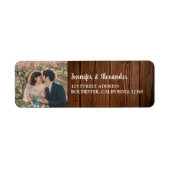 Rustische houten koppel naam monogram foto etiket (Voorkant)