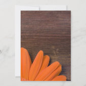 Rustische Oranje Daisy en Barn Wood Birthday Party Kaart (Achterkant)