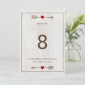 Rustische pijlen Rood Heart Wedding Table Number K (Staand voorkant)
