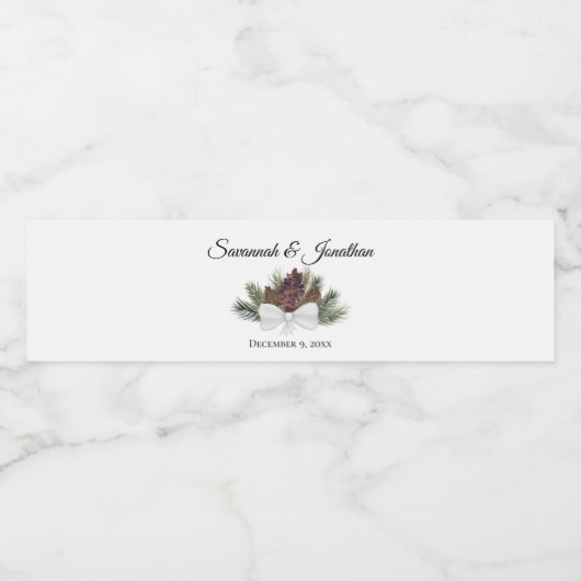 Rustische Waterverf Pinecones en Pine Boughs Weddi Waterfles Etiket (Enkel label)