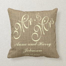 Rustoek Kussen met Monogram voor Trouwherinnering