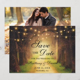 Rustoord bospad slingerlicht foto bruiloft save the date
