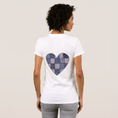 Rustoordblauwe denim patchwork hartillustratie t-shirt (Achterkant volledig)