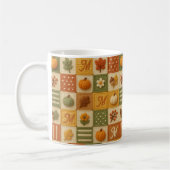 Rustoordige herfst patchwork pompoen monogram koffiemok (Links)
