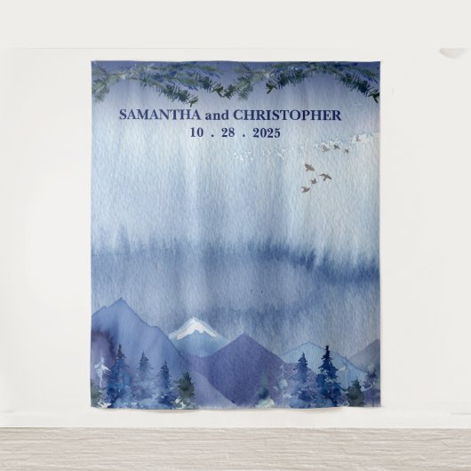 Rustoordons met nevelige dennenbos trouwfotobehang wandkleed (Voorkant)