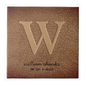 Rustoos monogram bruin leer aangepaste zwarte teks tegeltje (Voorkant)
