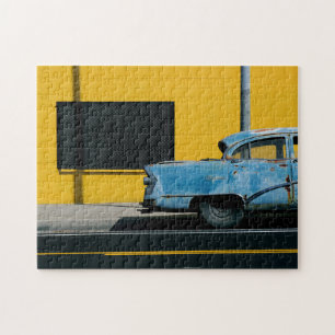 Rusty Blue Car en Yellow Wall Legpuzzel