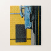 Rusty Blue Car en Yellow Wall Legpuzzel (Verticaal)